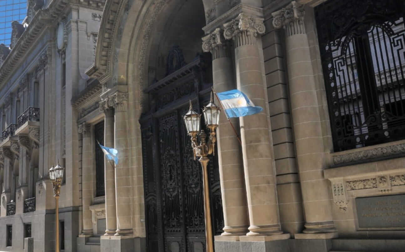 Fachada del Ministerio de Relaciones Exteriores de Argentina en Buenos Aires, donde se anunció la decisión sobre el Cártel de los Soles