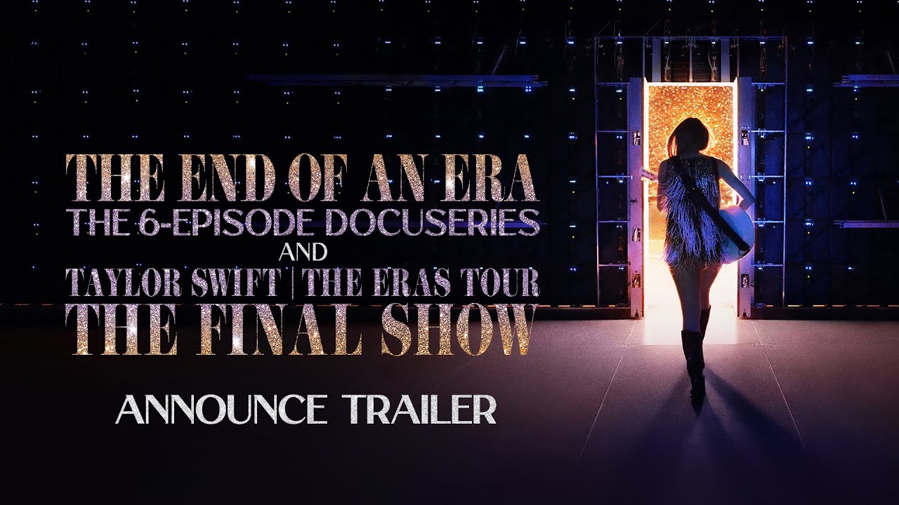 Taylor Swift camina hacia un escenario iluminado sosteniendo una guitarra, en una imagen promocional de The End of an Era y The Final Show, la docuserie de Taylor Swift que llegará a Disney+