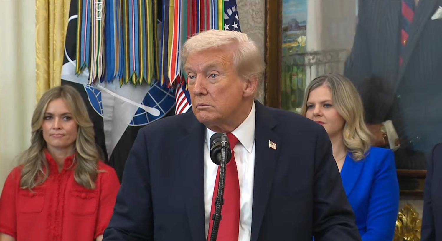 Donald Trump durante su discurso en la Casa Blanca, donde advirtió sobre una posible acción militar en Gaza y reiteró su llamado a la Paz en Medio Oriente