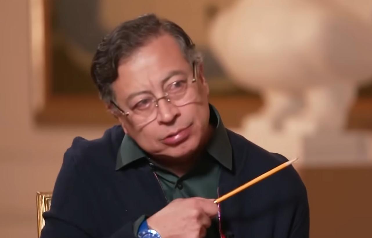 Gustavo Petro durante la entrevista exclusiva con Daniel Coronell, en el momento en que Petro responde a Trump sobre la soberanía de Colombia